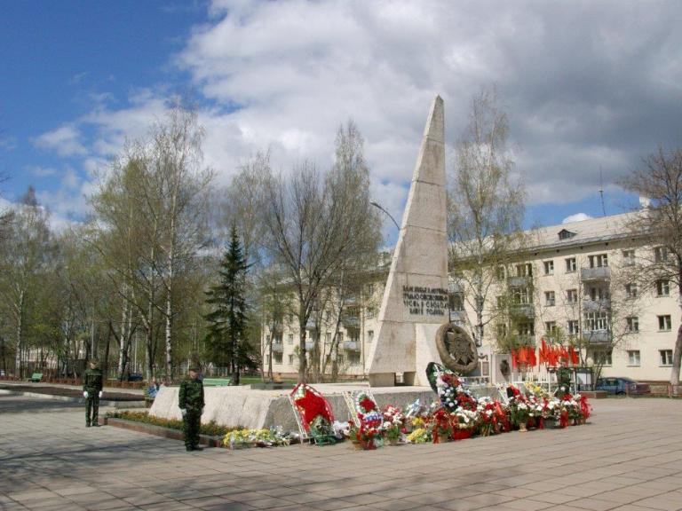 Исторический Саров - Вечный огонь - Затоновости.jpg